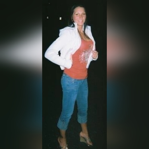 👑Meet your Posh Ambassador Heather Elise👑 - Picture 6 of 16